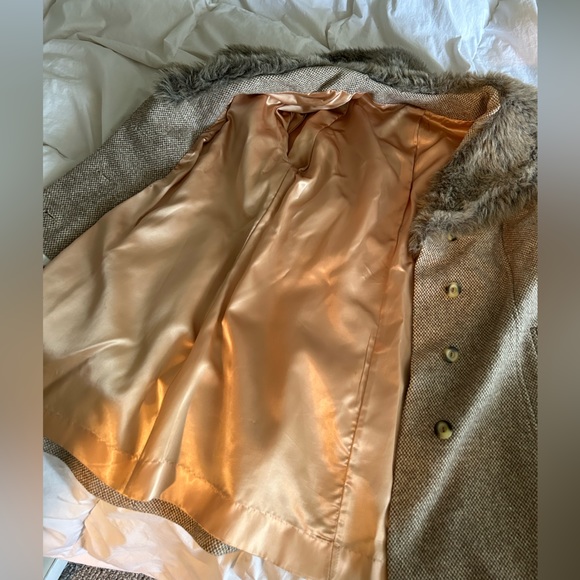 Abbmoor Tweed Coat - Picture 10 of 10